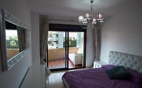 Roy Boston - Luxury Apartment
